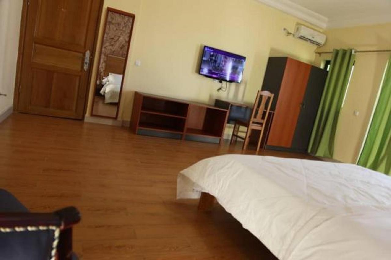 Cityzen Hotel Дуала Екстериор снимка